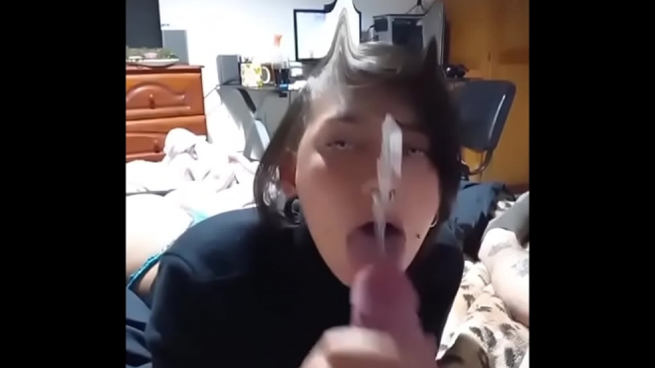 Stepsis getting huge cumshot from stepbro